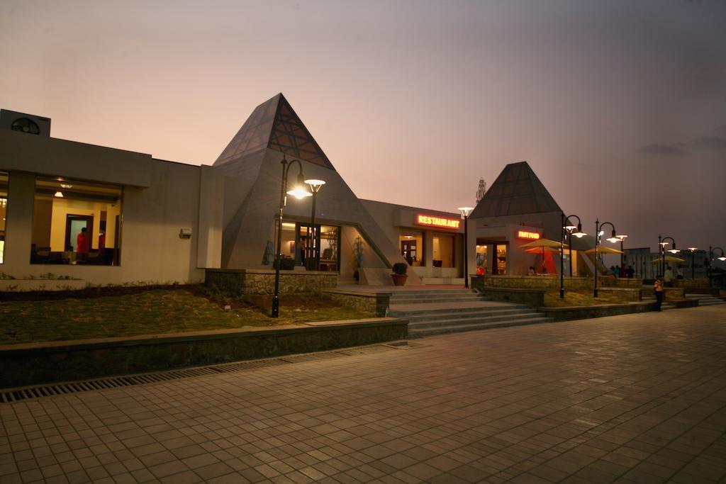 Sentosa Resorts & Water Park Chinchvad Zewnętrze zdjęcie